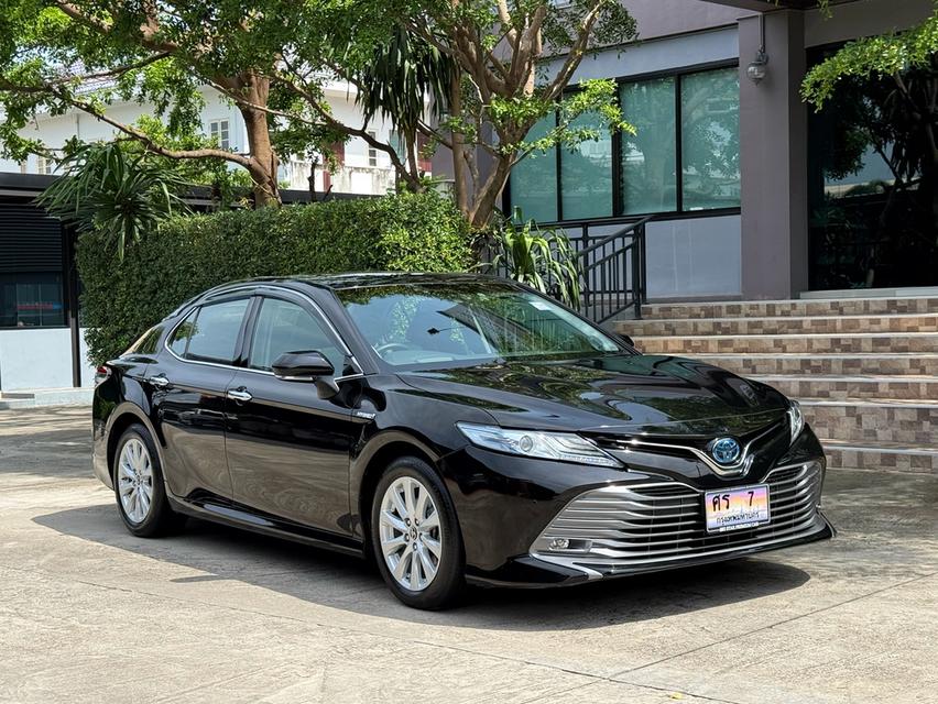 2020 TOYOTA CAMRY HV PREMIUM รถมือเดียวออกป้ายแดง รถวิ่งน้อย เข้าศูนย์ทุกระยะ ไม่เคยมีอุบัติเหตุครับ