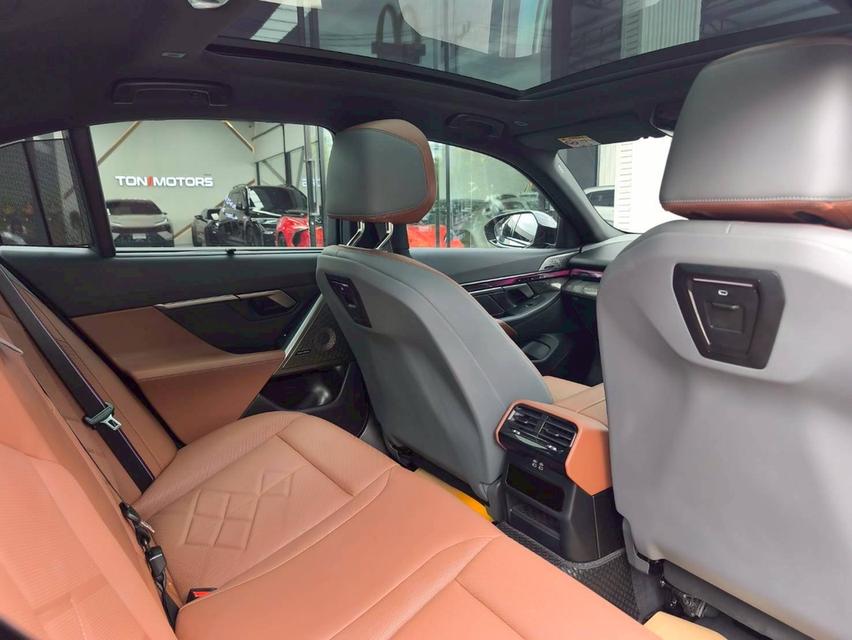 รหัสรถ KPV9732 🚗✨ 2025 BMW 530e M SPORT PRO (ยังไม่จดทะเบียน) ✨🚗 10