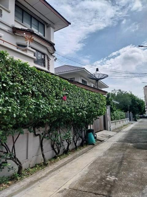 ขายบ้านเดี่ยว ซอยพหลโยธิน 24 ปากซอยติด BTS สถานี พหลโยธิน24 ใกล้สำนักงานที่ดิน สาขาจตุจักร ตึกช้าง ลาดพร้าว 1 ลาดพร้าว 15