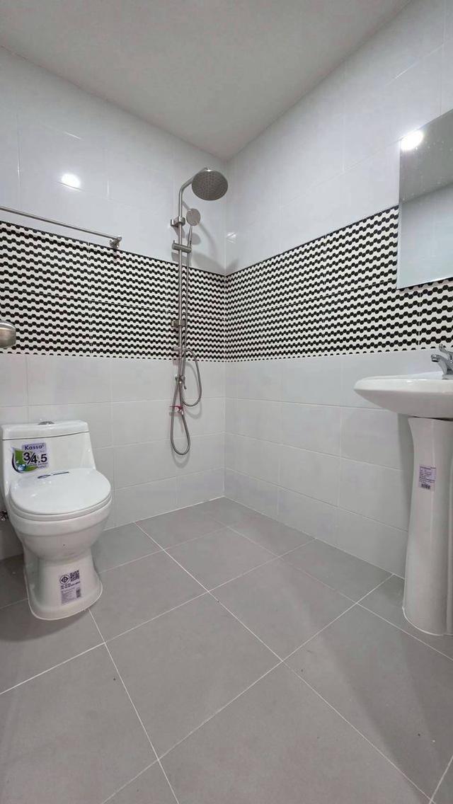 หมู่บ้านบัวทอง1 ติดรถไฟฟ้าสายสีม่วง สถานีคลองบางไผ่ ทาวน์เฮาส์ 2 ชั้น   ตกแต่งใหม่พร้อมอยู่   หน้าบ้านไม่ชนใคร เป็นทุ่งนา 12