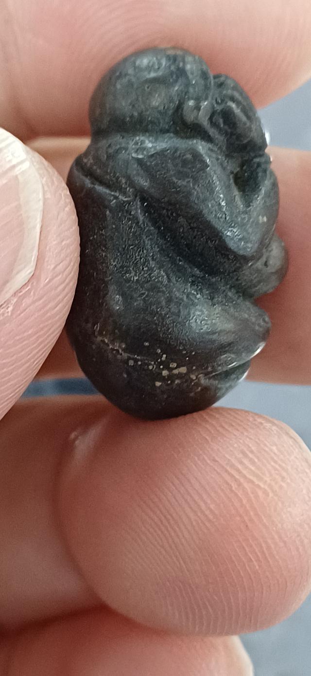 พระปิดตาลงรัก ทำจากไม้ เนื้อเก่า รูปที่ 3