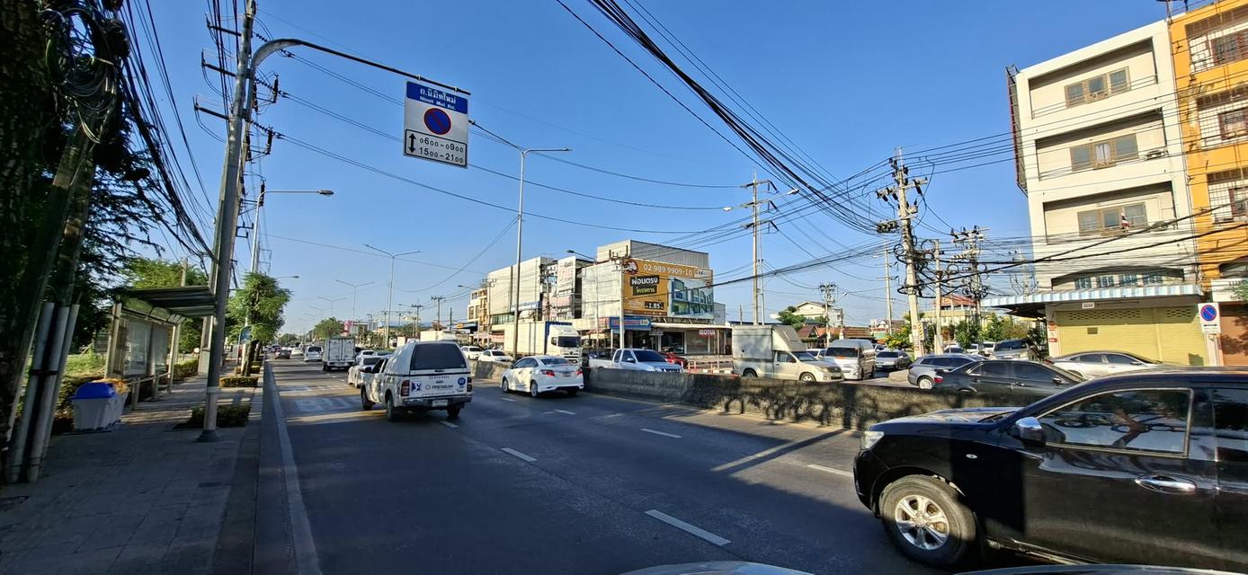ขายถูกตึกติดถนนใหญ่ ใกล้ไปรษณีย์มีนบุรี ถนนนิมิตรใหม่ พื้นที่ 17 ตรว. รีโนเวทใหม่ พร้อมอยู่ ขายถูกที่สุดในย่านนี้ 10