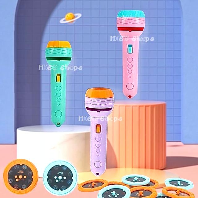 ไฟฉายโปรเจคเตอร์สุดน่ารัก เครื่องฉายโปรเจคเตอร์สำหรับเด็กมี 3 สีสุดฮิต มาพร้อมหัวเปลี่ยนภาพถึง 2 หัว รวม 16 ภาพของการ์ตูนและสัตว์นานาชนิด!