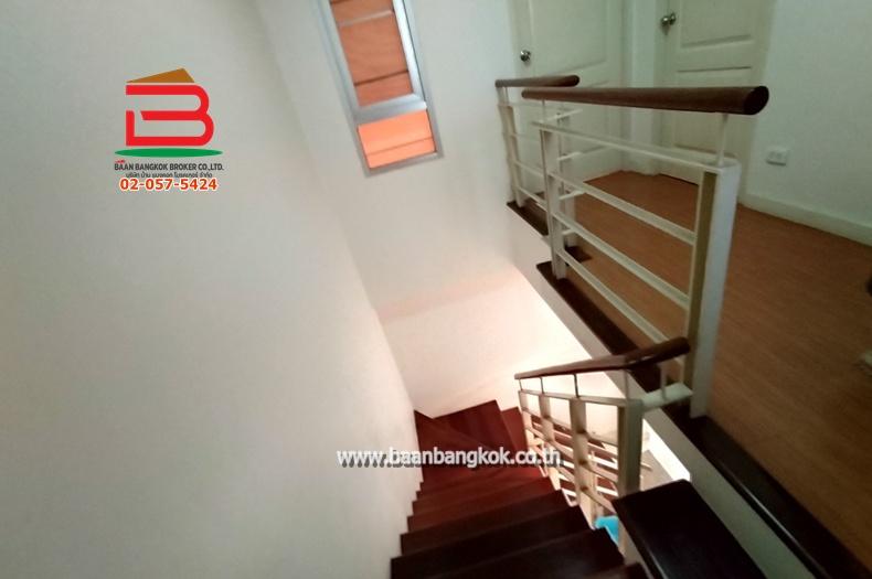 ทาวน์เฮาส์ การ์เด้น สวีท ดิ อินดี้ โฮม (ใกล้ตลาดน้ำขวัญเรียม) เนื้อที่ 20.7 ตรว. ถนนราษฎร์พัฒนา เขตสะพานสูง 8