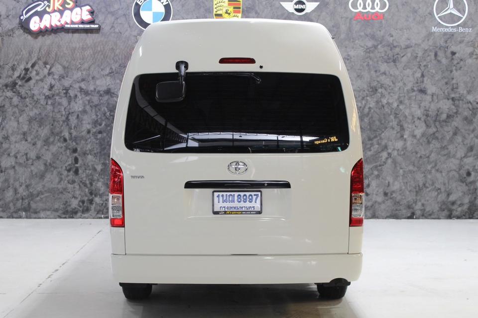 รหัสรถ JRS8997 TOYOTA COMMUTER 3.0 AT 2016