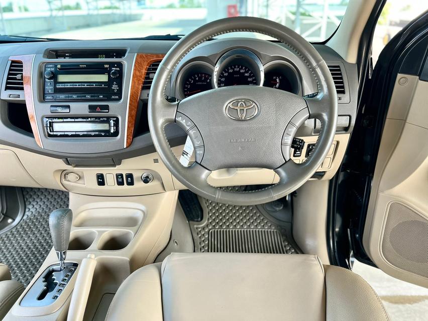 2011 TOYOTA FORTUNER 3.0V auto ไมล์แท้ 120,000 กม. 14
