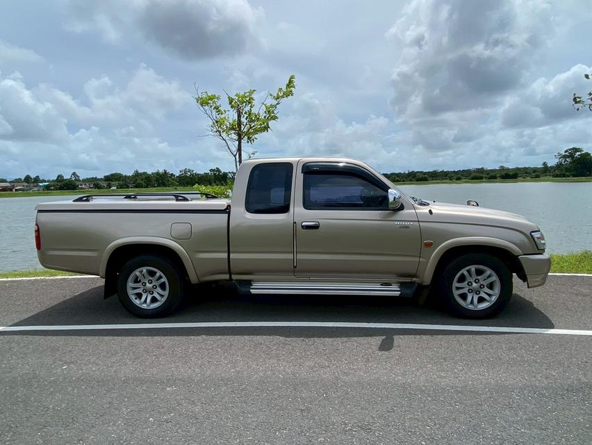 TOYOTA HILUX TIGER EXTRA CAB 2.5 TURBO D4D MT 8
