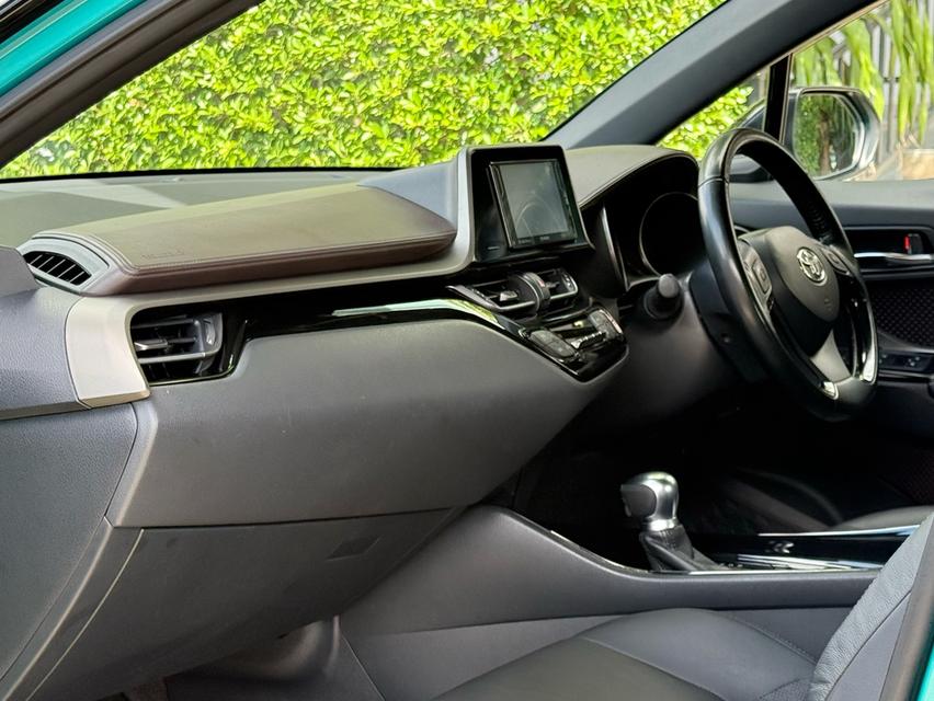 2019 TOYOTA CHR HV HI รถมือเดียวออกป้ายแดง รถวิ่งน้อย เข้าศูนย์ตามระยะ รถไม่เคยมีอุบัติเหตุครับ 11