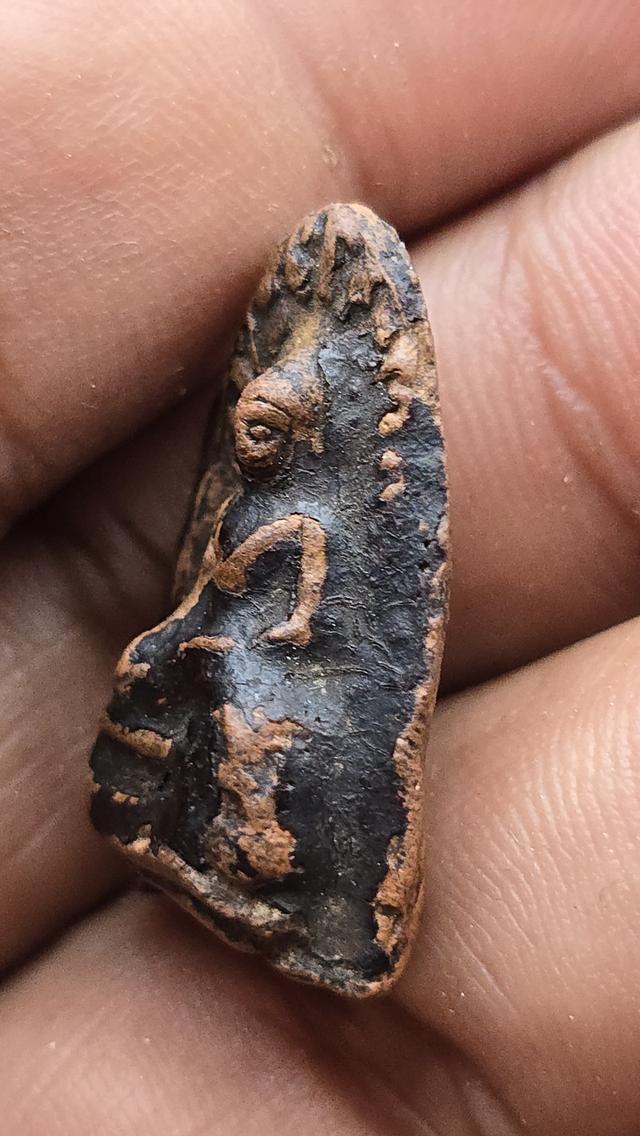 พระรอดวัดมหาวัน พิมพ์ใหญ่ ลงรักเก่า