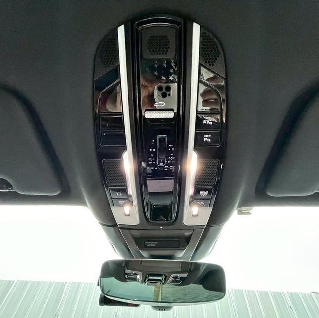 Porsche Cayenne E-Hybrid Coupe 18