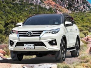 ปี 2018 TOYOTA FORTUNER, 2.8 TRD SPORTIVO 4WD (Black Top) 