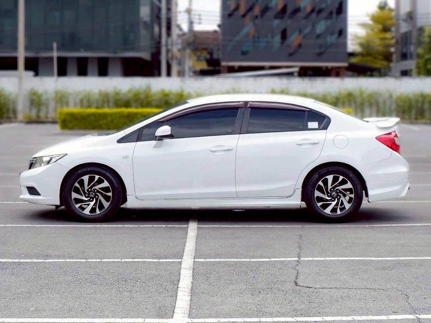 รหัสรถ QT6842 Honda Civic FB 1.8 S เกียร์ Auto สีขาว ปี2013 6