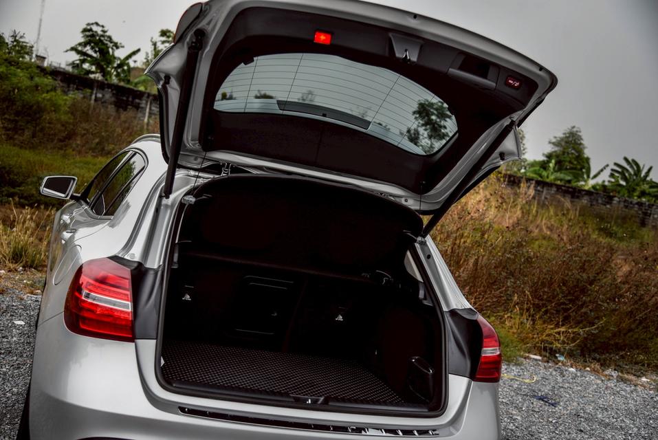 รหัสรถ CBL3555 Mercedes-Benz GLA200 1.6 Urban AT 2019
