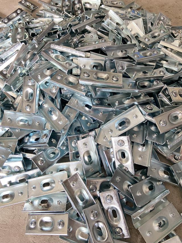 saddle Clamp (ฐานรอง ใช้ยึดกับท่อไฟ EMT,IMC)