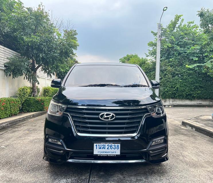 Hyundai H1 2.5 Elite Ns ดีเชล สีดำปี2022