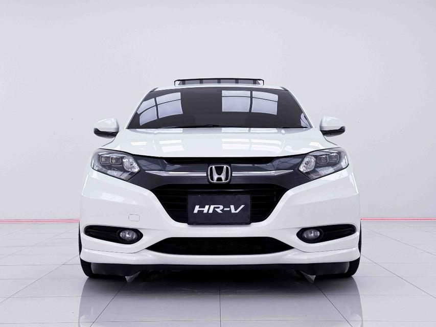 HONDA HRV-V 1.8 EL SUNROOFเกียร์ AT ปี 2016 สีขาวเลข​ไม์  196,071 กมราคา 370,000 บาทโทร 0929699899 6B598