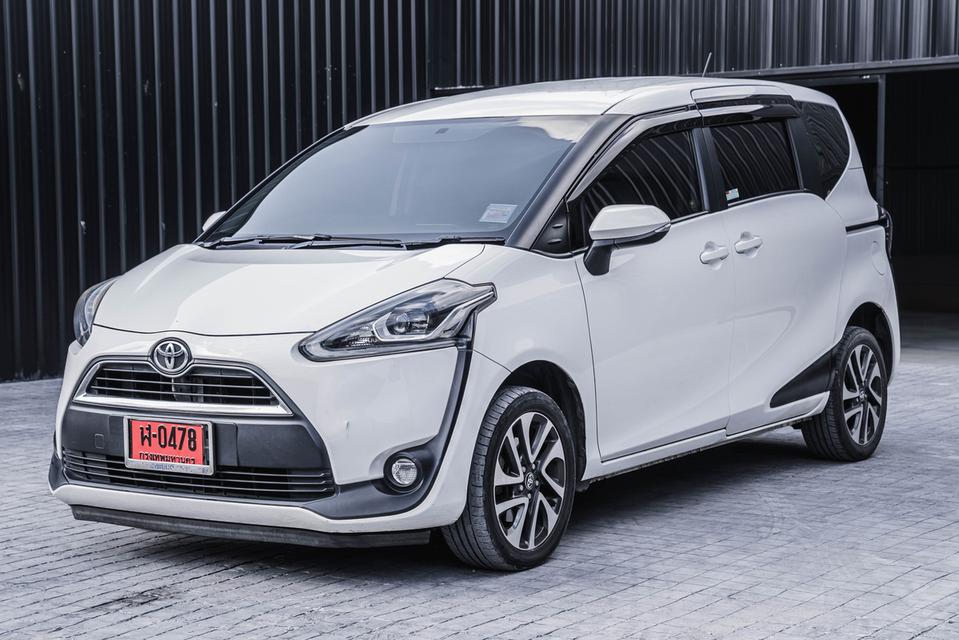 รหัสรถ 67GG2432 TOYOTA SIENTA 1.5 V ปี 2017