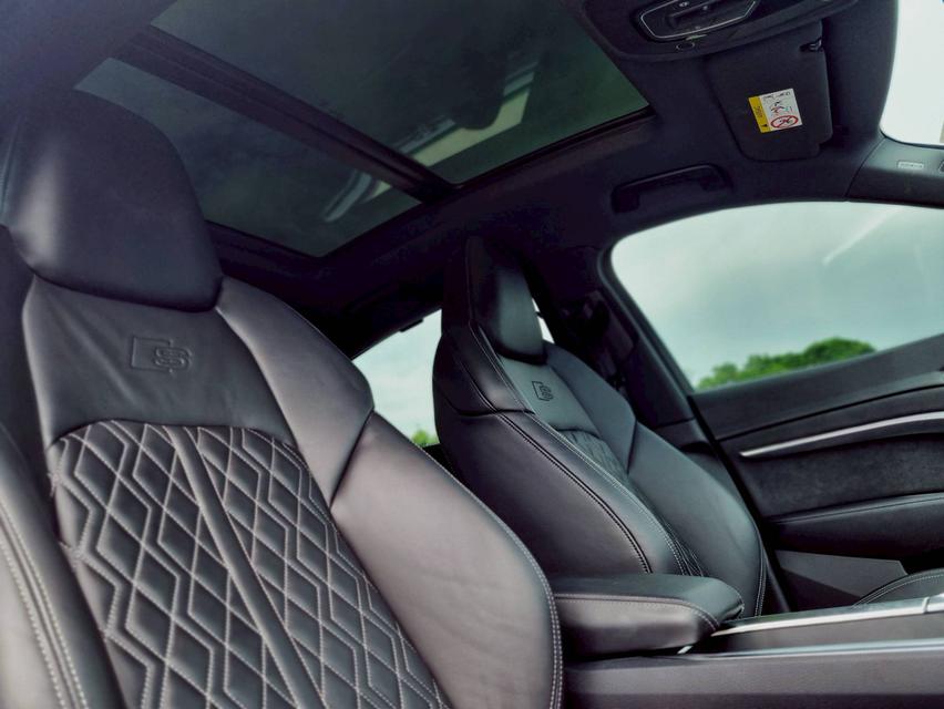 Audi Q8 Sportback E-Tron 55 Quattro [ S-Line Black Edition ] ปี 2025 ไมล์ 10,6xx km. รูปที่ 15
