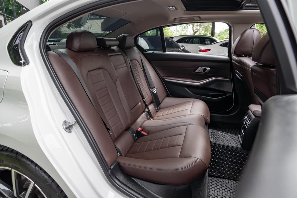 “BMW 320Li M Sport LCI“ ปี 2023 📢เข้าแล้ว! 𝐁𝐌𝐖 𝟑𝟐𝟎𝐋𝐢 พร้อม BSI & Warranty ศูนย์ ✨ 6