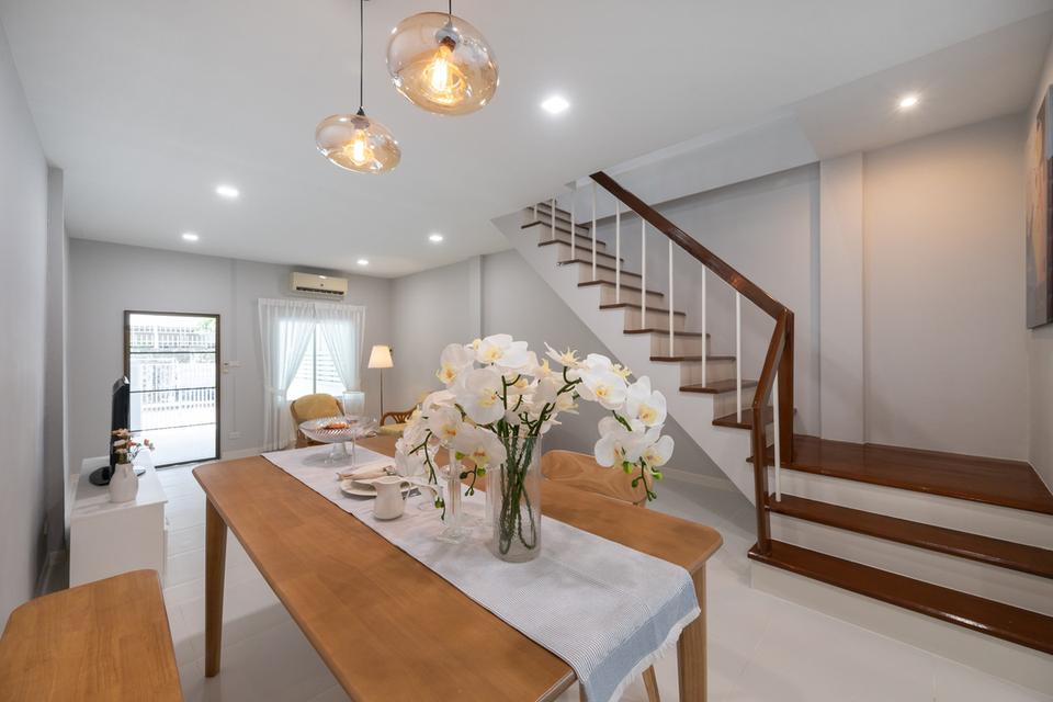 หมู่บ้านเฟิร์สโฮม วัชรพล 6