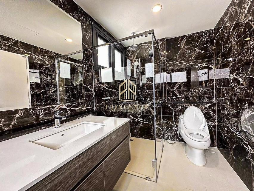 Luxury English-Style Detached House The City Bangna 2 11