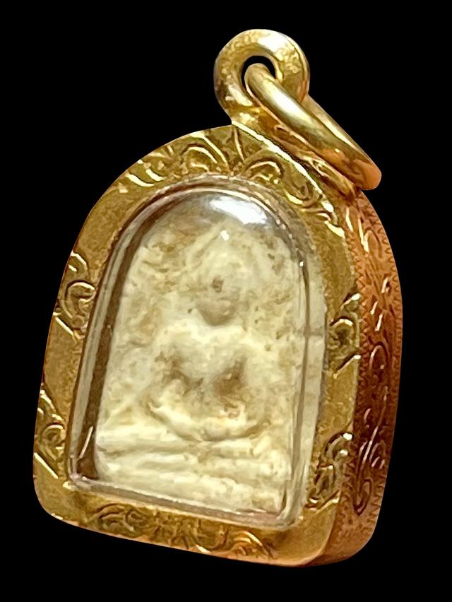 พระซุ้มกอ พิมพ์เล็ก มีลายกนก กรุกำแพงเพชร กรอบทอง 6