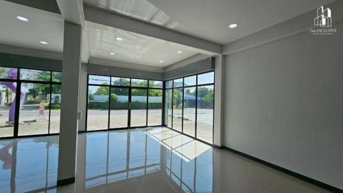 ขายอาคารพาณิชย์ หมู่บ้าน ลภาวัน 22 บางใหญ่ ราคาต่ำกว่าประเมิน เครดิตดีมีเงินเหลือ พร้อมเปิดกิจการหรือร้านอาหาร 5