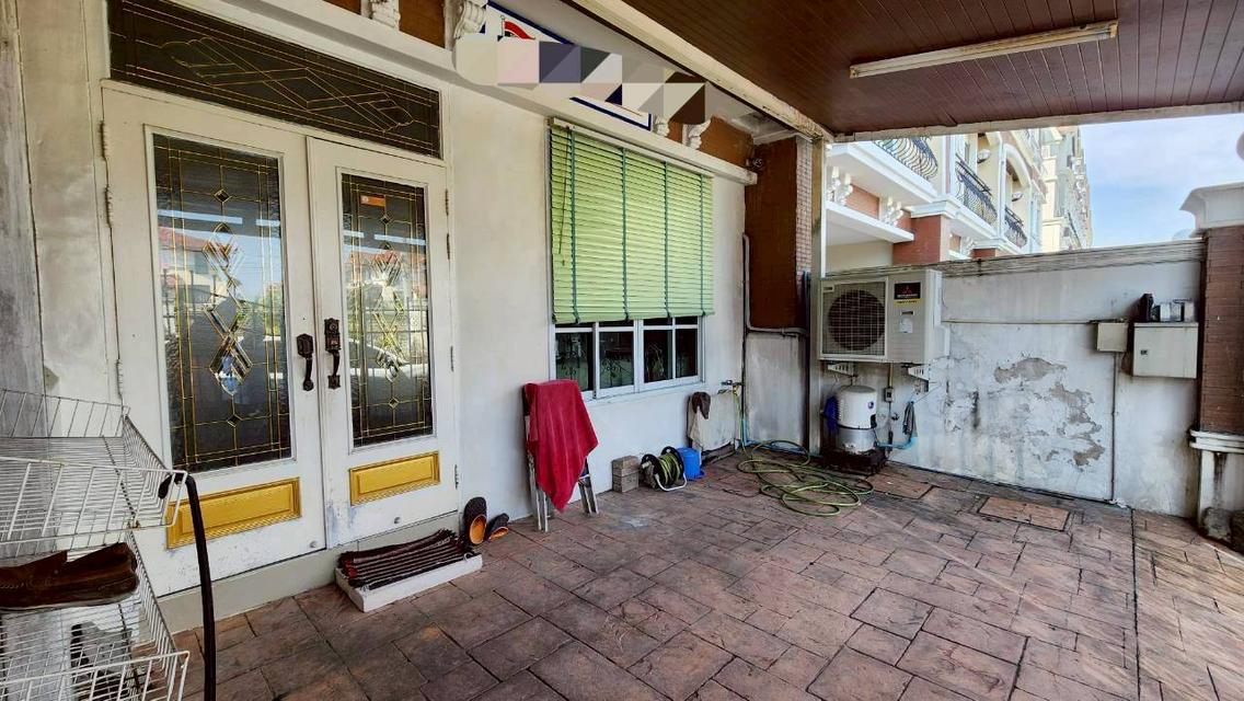 ขายด่วน ทาวน์โฮม 4 ชั้น หมู่บ้านอรุณพัฒน์ สาธุประดิษฐ์-พระราม 3 "บ้านสภาพดี ไม่ทรุด ไม่ร้าว ทำเลศักยภาพ ใกล้ Central พระราม 3" 7 ห้องนอ 4 ห้องน้ำ 6