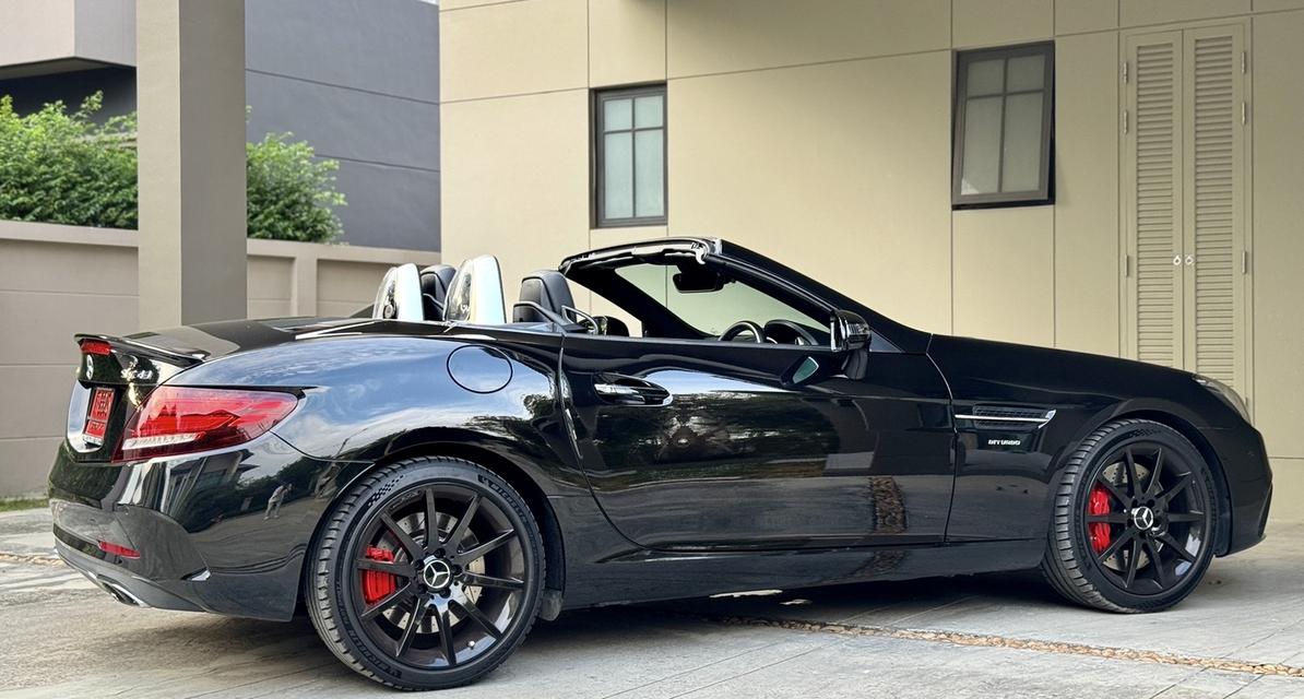 Mercedes-AMG SLC43 Roadster