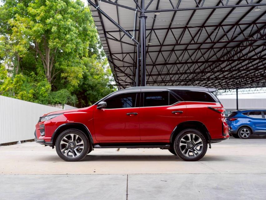 TOYOTA FORTUNER 2.8 LEGENDER 4WD ปี 2021 รถบ้าน เจ้าของเดียว 7