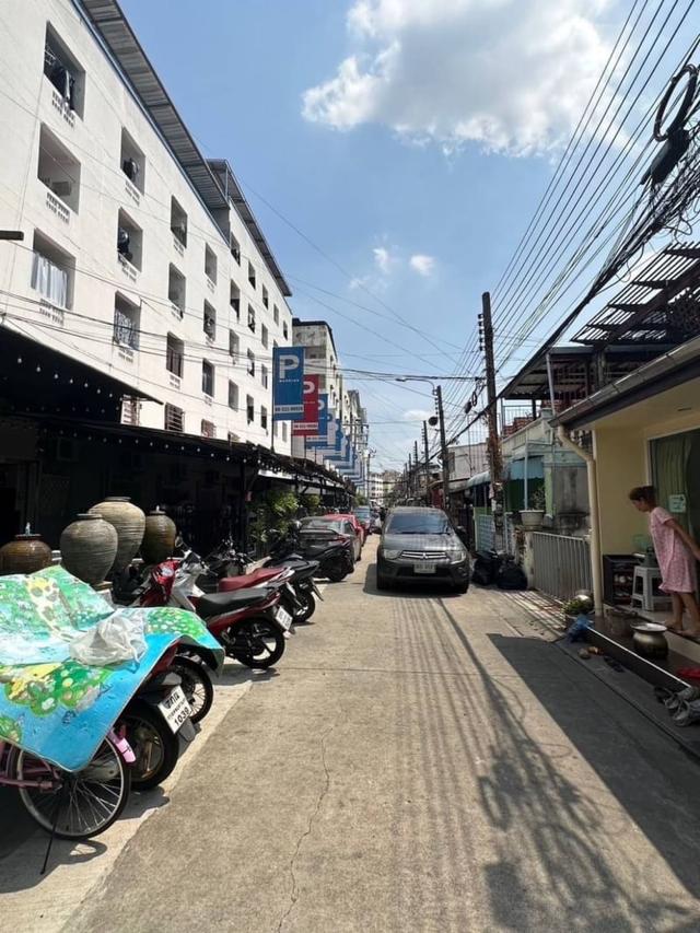 ขาย : ทาวน์เฮ้าส์ 2 ชั้น บ้านเนื้อที่ 22 ตรว. ประชาชื่น ซอยประชาชื่นนนทบุรี 8 16