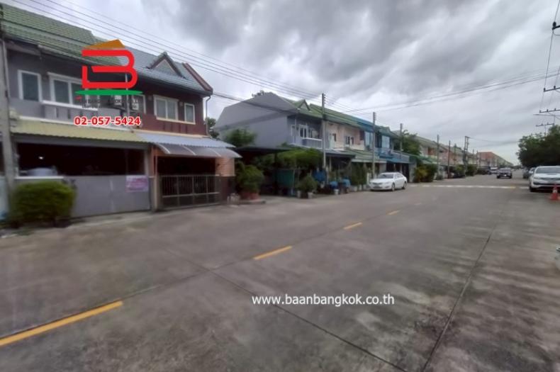ทาวน์เฮาส์ หมู่บ้าน สินทรัพย์ 1 เนื้อที่ 17 ตรว. ถนนรังสิต-นครนายก 78 ตำบลบึงยี่โถ อำเภอธัญบุรี จังหวัดปทุมธานี