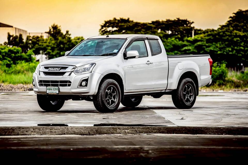 ISUZU D-MAX Hi-lander Cab 1.9 Ddi L ปี 2017 สีเทา 11