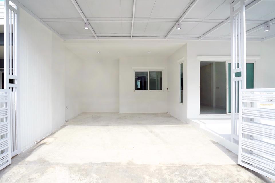 ทาวน์เฮ้าส์หมู่บ้านลภาวัน 22  3