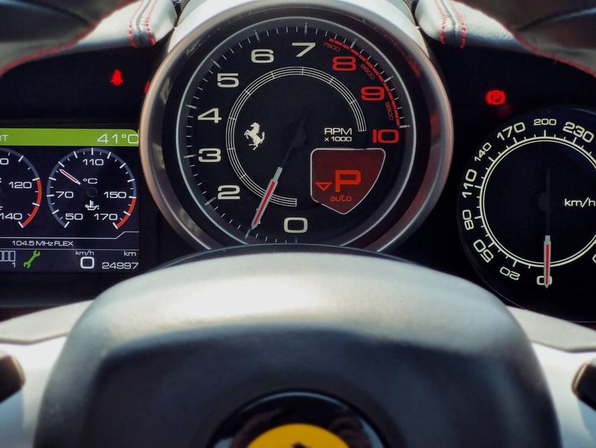 Ferrari California T ปี 2016 ไมล์ 24,xxx km 10