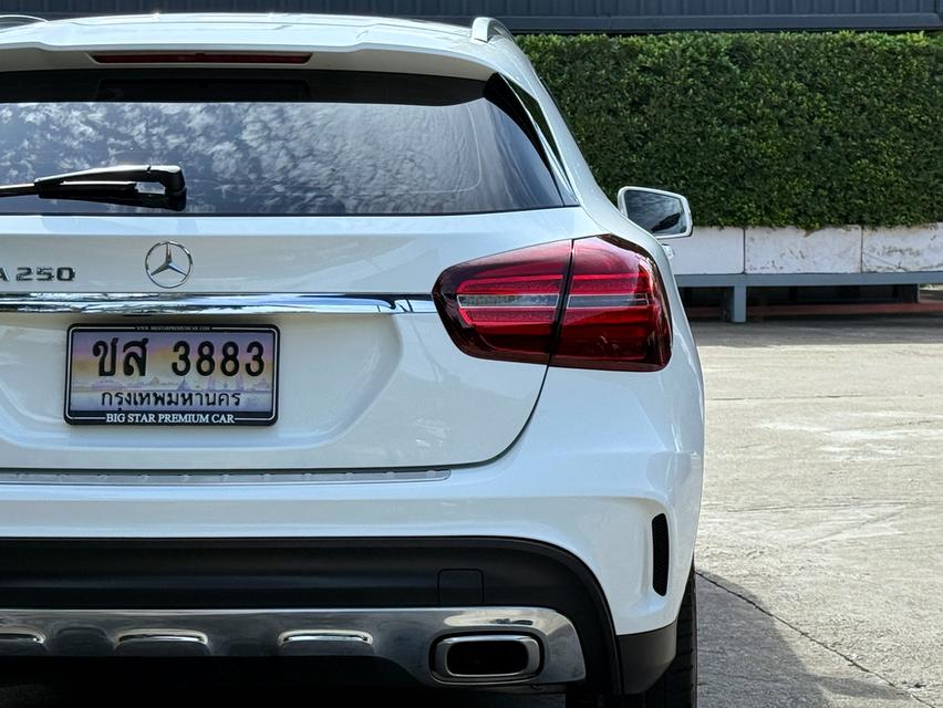 2020 BENZ GLA 250 AMG FACELIFT รถมือเดียวออกป้ายแดง รถวิ่งน้อย เข้าศูนย์ทุกระยะ รถไม่เคยมีอุบัติเหตุครับ 9