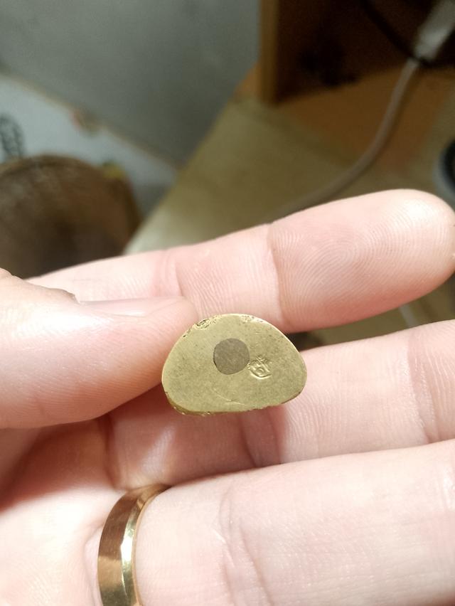 หลวงพ่อเงินพระของพ่อให้มา