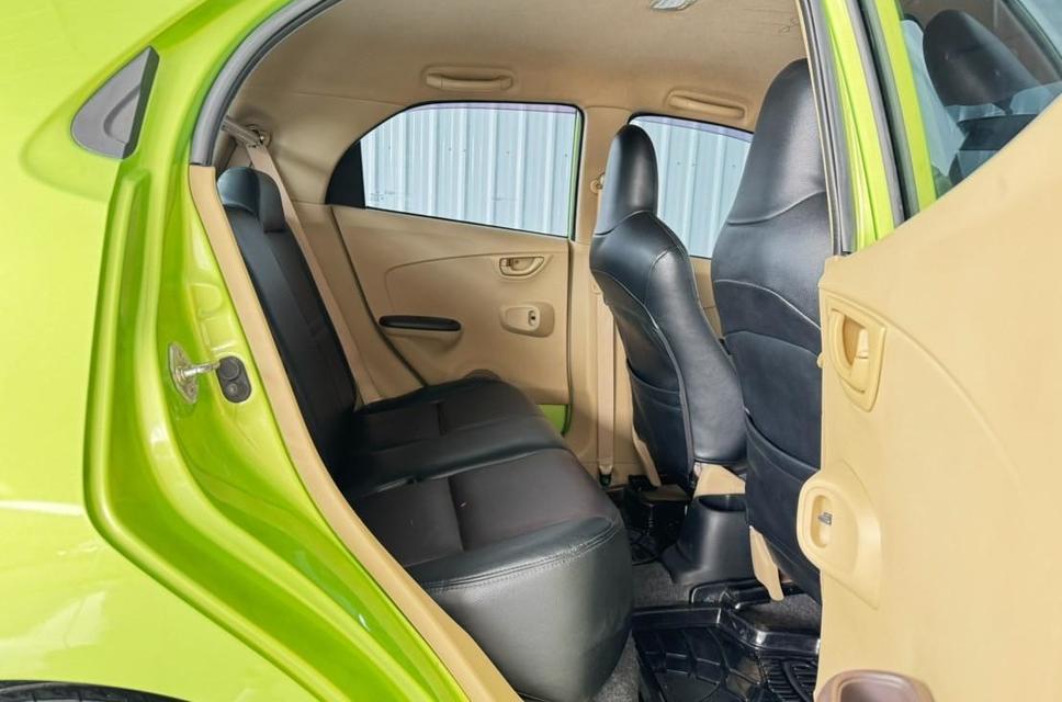 Honda Brio 1.2V เบนซิน เกียร์ออโต้ ปี2012 16