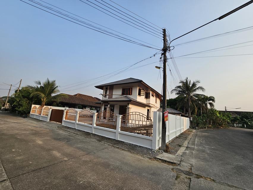 บ้านสันผีเสื้ออำเภอเมืองเชียงใหม่ ในโครงการรุ่งเรืองเลควิว 11