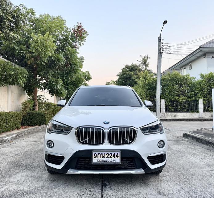 รหัสรถ AP2244 BMW X1 sDrive18i xLine ปี18 สีขาว รูปที่ 2