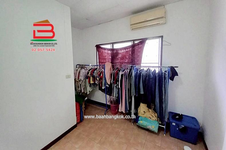ทาวน์เฮาส์ หมู่บ้านฉัตรณรงค์ วิลล่า 5 เนื้อที่ 16 ตร.ว (สามแยกไฟแดง ถนนเส้นปท. 3004) ตำบลบึงคำพร้อย อำเภอลำลูกกา ปทุมธานี 11