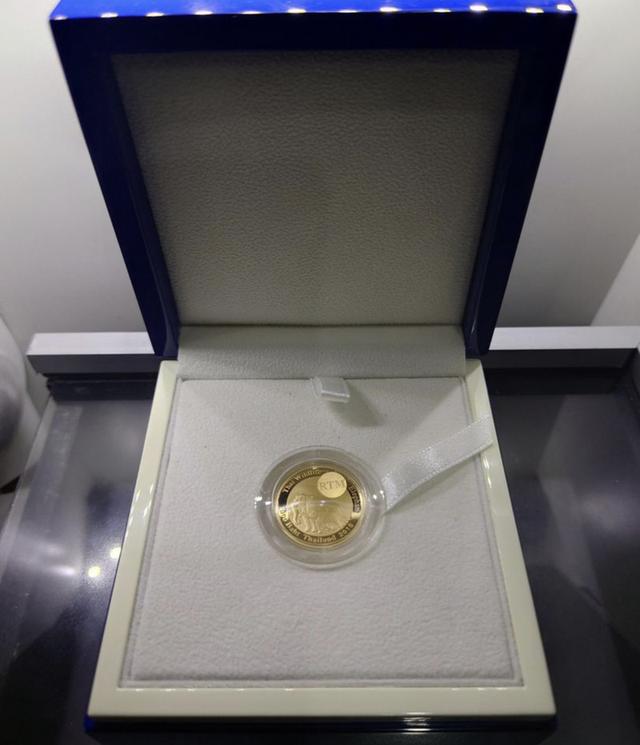 เหรียญทองคำขัดเงา ทอง 99.9 เหรียญ 2000 บาท  3