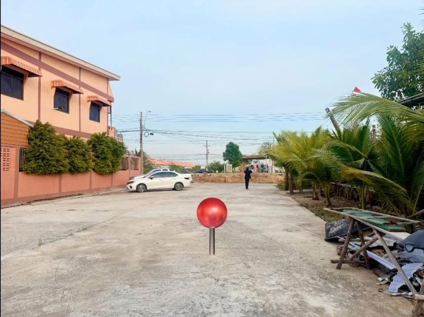 ที่ดิน123 ตารางวา ขายราคา 3,450,000บาท ค่าโอน คนซื้อคนขายจ่ายคนละครึ่ง ถ้าที่ดินห่างจาก ม.ธรรมศาสตร์รังสิต 2 กิโล ไม่เกิน 2 กิโลค่ะ รูปที่ 2