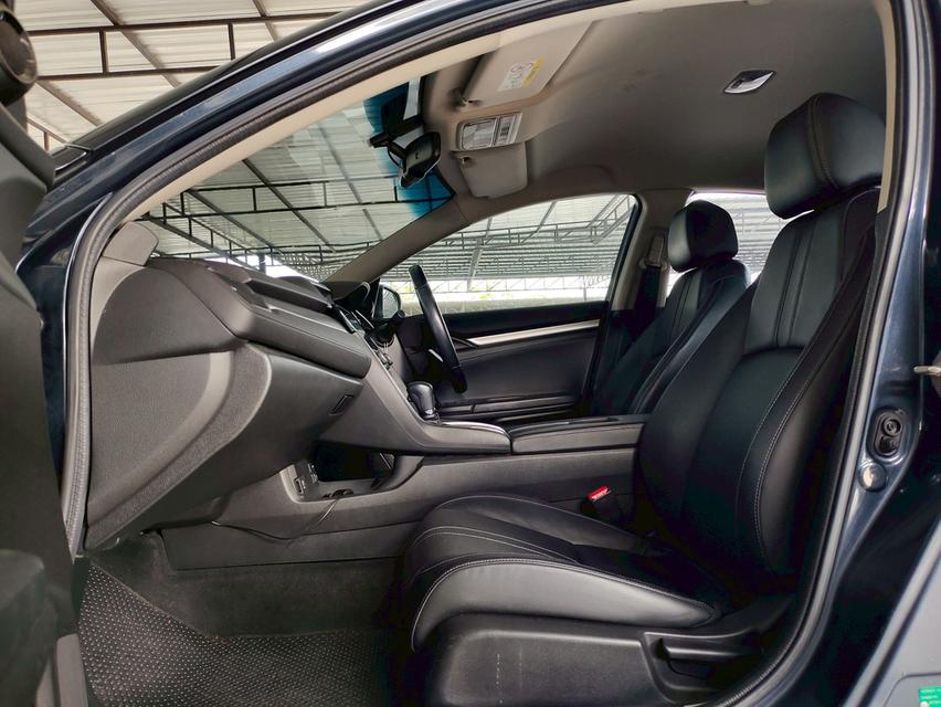 🚗HONDA CIVIC FC 1.8 EL เกียร์ ปี 2016🚗⭐ฟรีดาวน์ 8,xxx/84 งวด 10