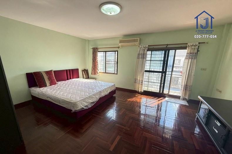 ขายทาวน์โฮม 3 ชั้น หมู่บ้านกลางเมือง รัชดา–เหม่งจ๋าย 1 ซอยสหการประมูล ใกล้ทางด่วน รถไฟฟ้าMRT 11