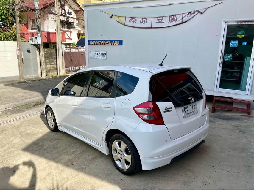 Honda Jazz เป็นตัวพิเศษ Wise Eidition ตัว V 2