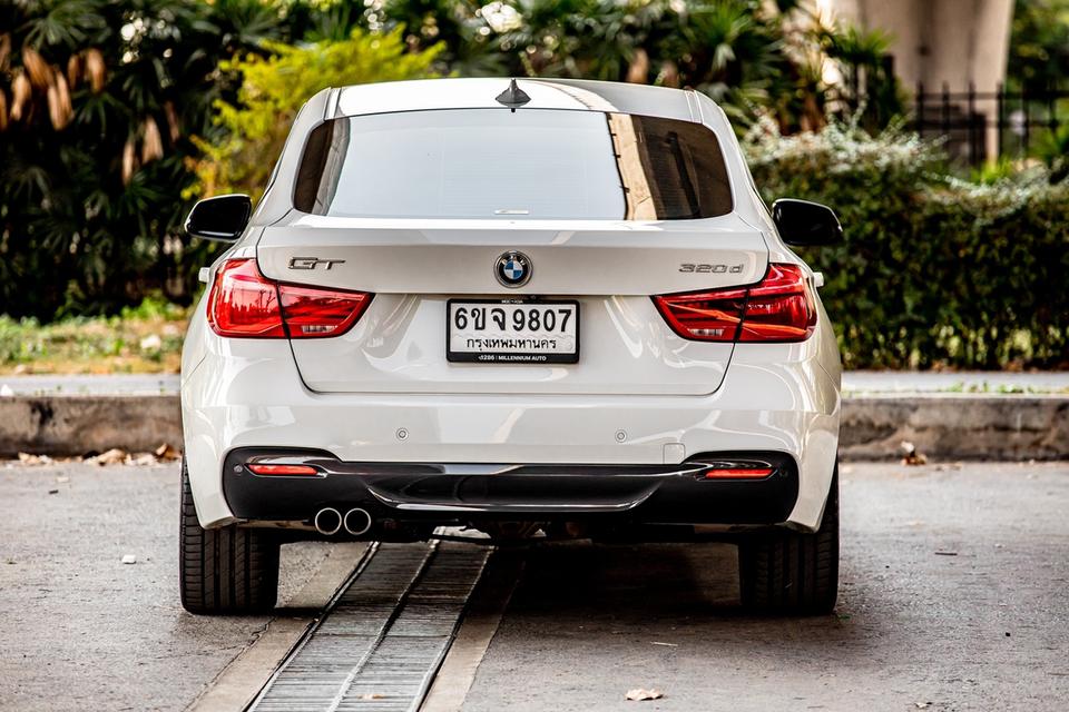 Bmw 320d GT M Sport เบาะแดง ปี 2019 สีขาว มือเดียวป้ายแดง 5