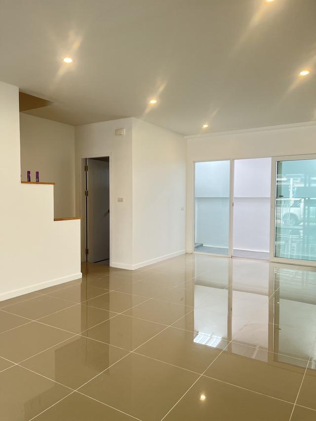 ทาวน์เฮ้าส์รีโนเวทแล้ว ศุภาลัยเบลล่าคลอง 6 ลำลูกกา ราคา 1.89 ล. 2