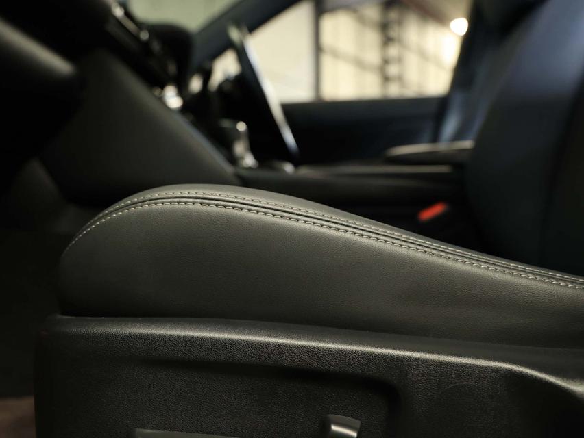 2023 Lexus IS300h 2.5 (ปี 13-26) Luxury Sedan AT B4304 รูปที่ 16