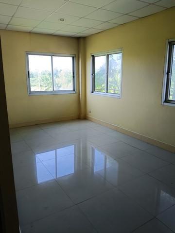 ให้เช่าโกดัง 1,400 ตร.ม. มีออฟฟิศ 3 ชั้น ย่านคลอง 6 ธัญญบุรี รถใหญ่เข้า-ออกสะดวก 8